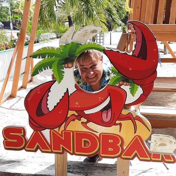 Meet your Posher, Larry - Picture 6 of 9